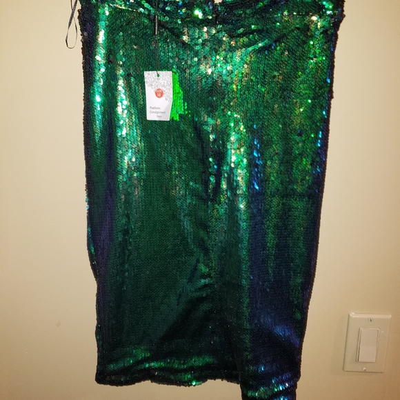 2 sequin skirts Green sequin skirt,  silver sequin skirt - Picture 2 of 6